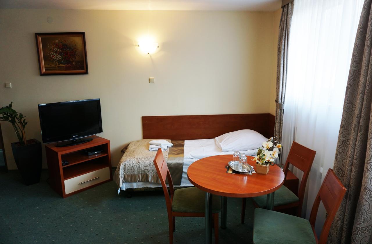 Pod Szczesliwa Gwiazda Hotel Cekanowo ภายนอก รูปภาพ