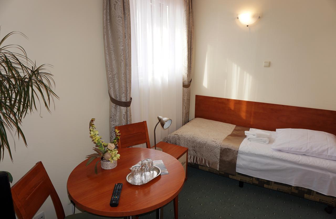 Pod Szczesliwa Gwiazda Hotel Cekanowo ภายนอก รูปภาพ