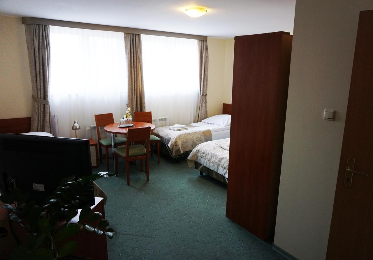 Pod Szczesliwa Gwiazda Hotel Cekanowo ภายนอก รูปภาพ